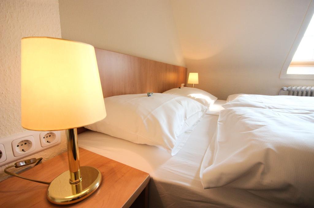 Hotel Wiking Kiel Rum bild