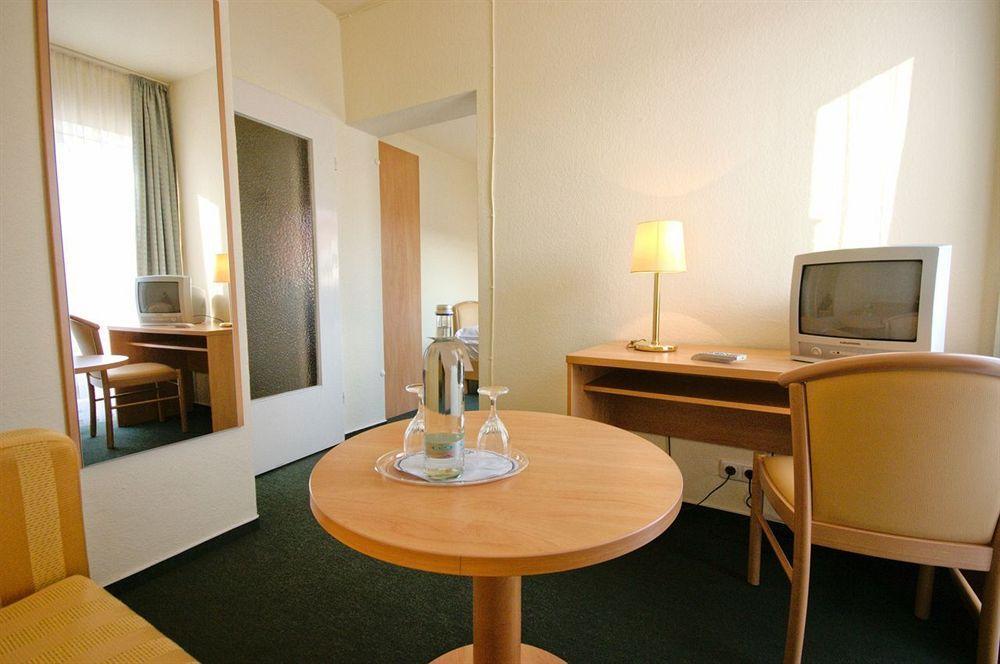 Hotel Wiking Kiel Exteriör bild