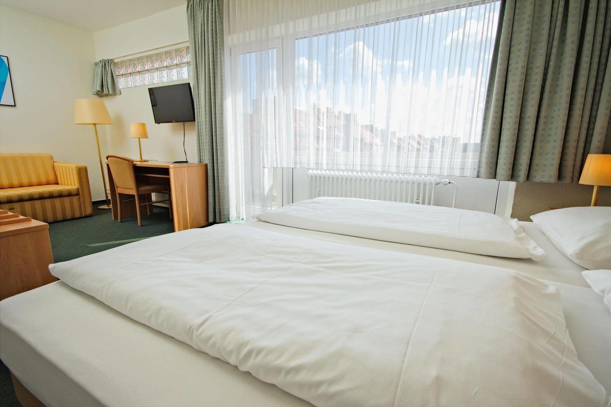 Hotel Wiking Kiel Exteriör bild