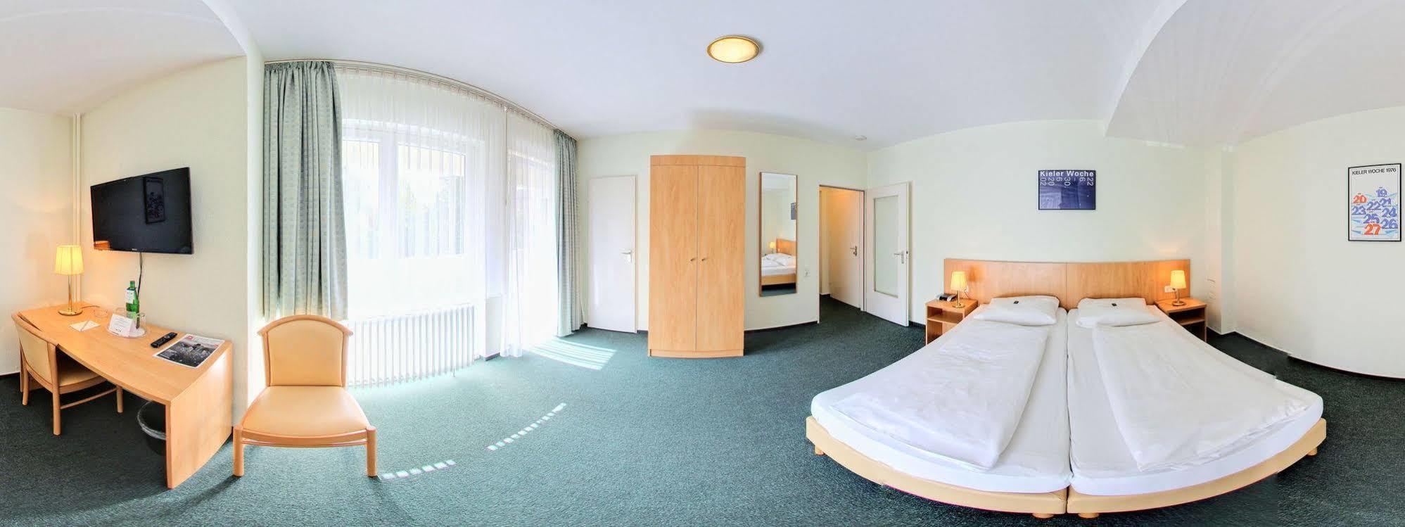 Hotel Wiking Kiel Exteriör bild
