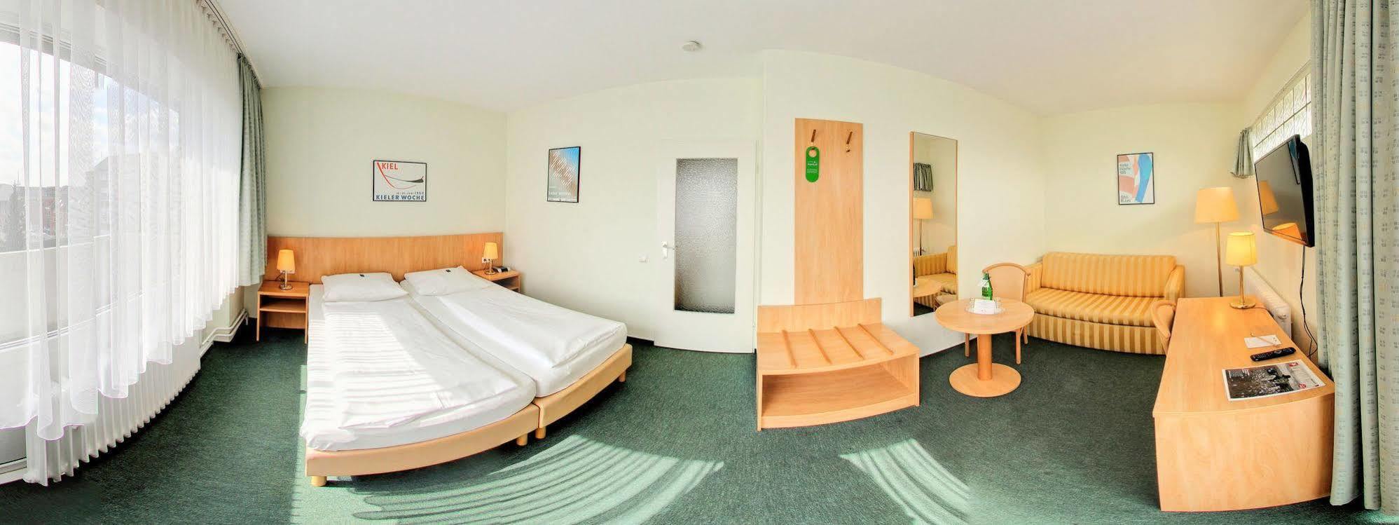 Hotel Wiking Kiel Exteriör bild